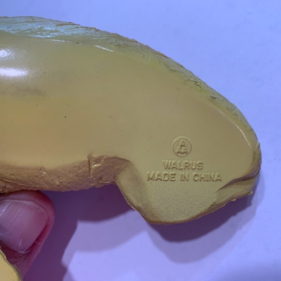 Vintage AAA Rubber Walrus toy from the 1990’s - Picture 3 of 5